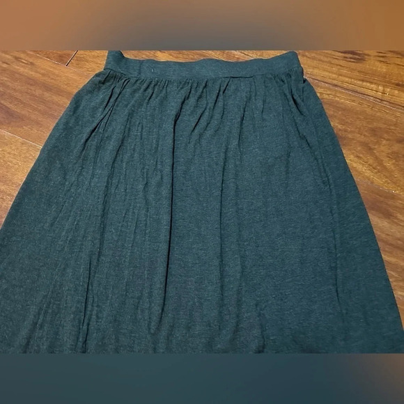 Mossimo Dark Green Skirt - Picture 2 of 3